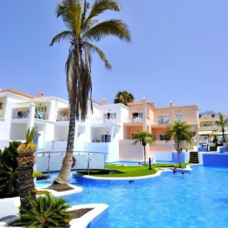 Lf 2 Bedrooms With Well Connected, Beach, Pool * アデヘ